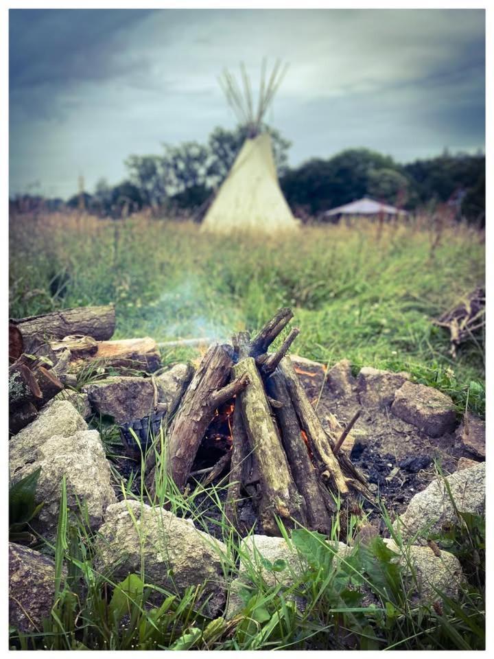 Terra-Tipike, Tipi A La Ferme Entre Terre Et Mer Trébry المظهر الخارجي الصورة